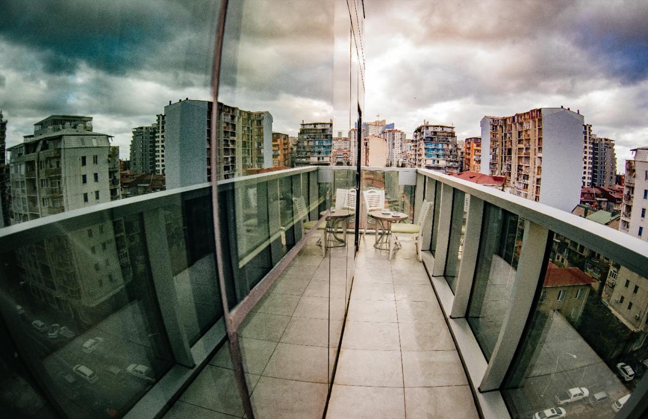 Hotel Green Glass Batumi Esterno foto