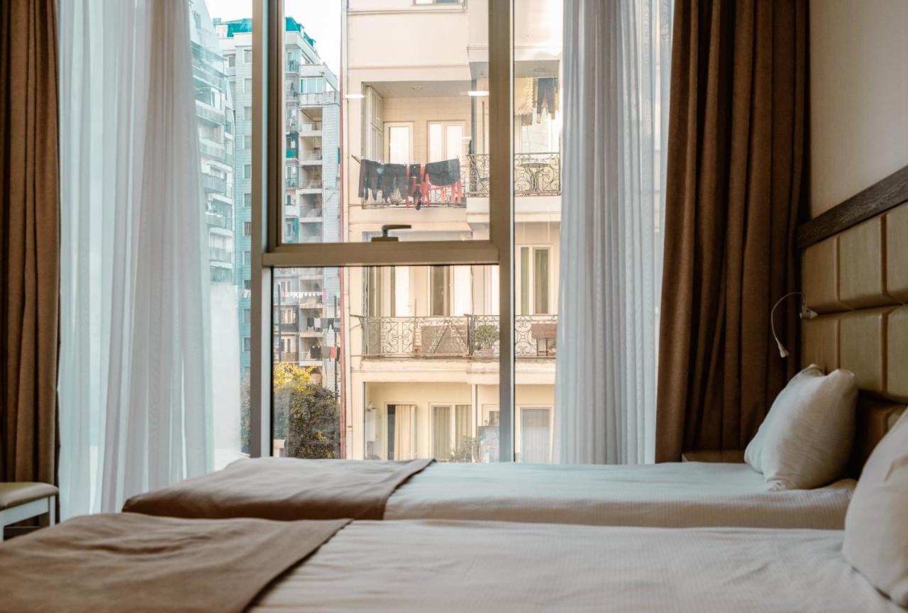 Hotel Green Glass Batumi Esterno foto