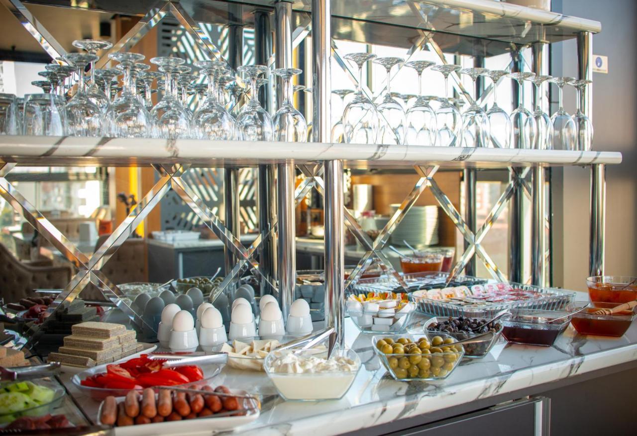 Hotel Green Glass Batumi Esterno foto