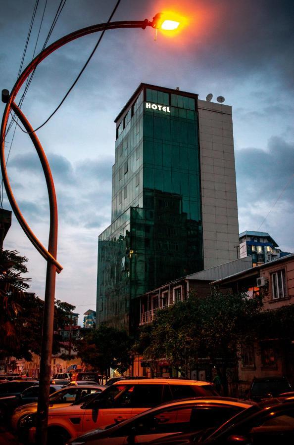 Hotel Green Glass Batumi Esterno foto