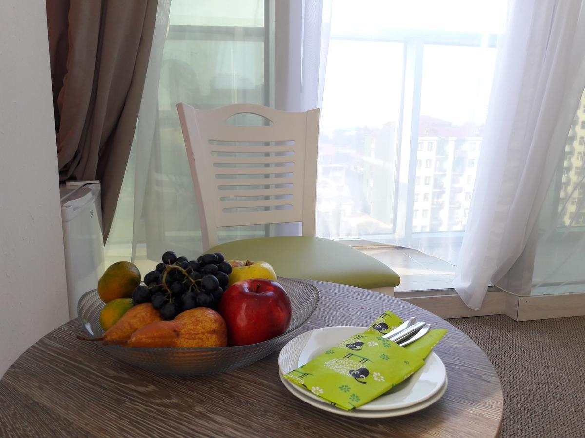 Hotel Green Glass Batumi Esterno foto
