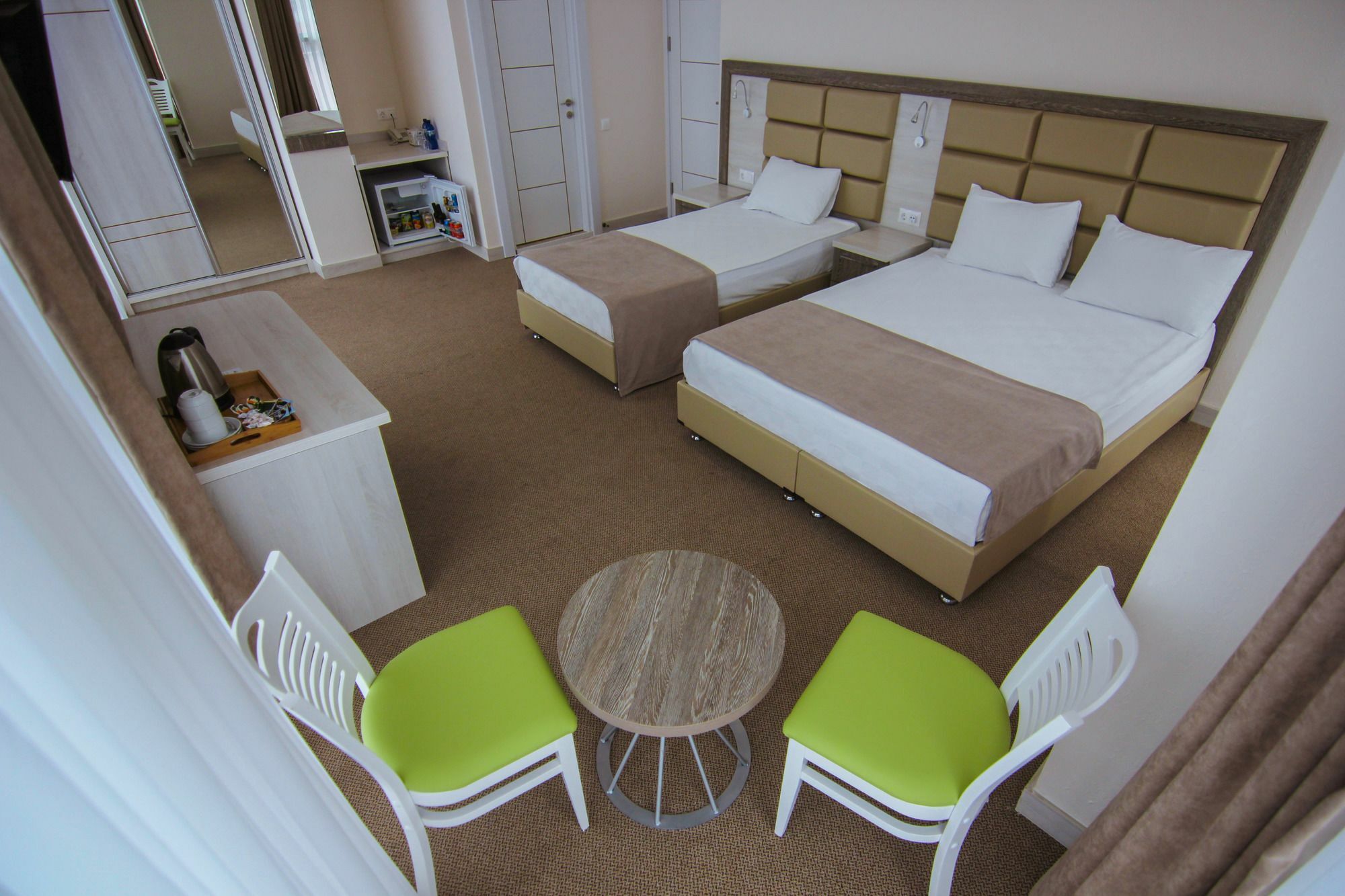 Hotel Green Glass Batumi Esterno foto