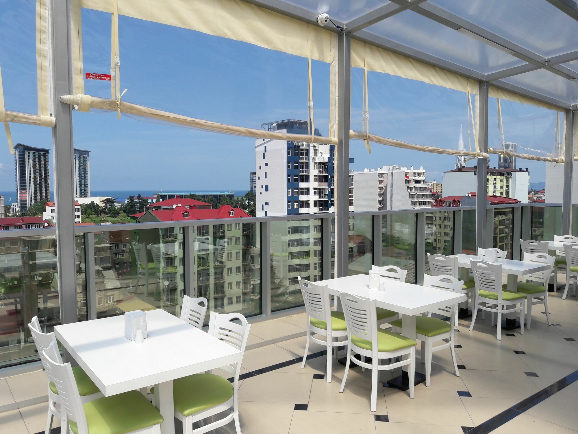 Hotel Green Glass Batumi Esterno foto